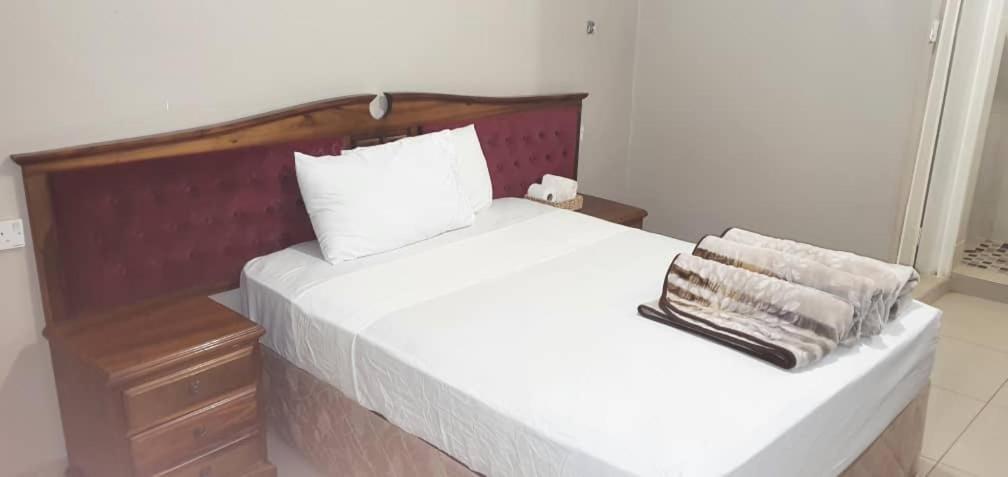 The Graceland Guesthouse Bluff Hill Екстериор снимка