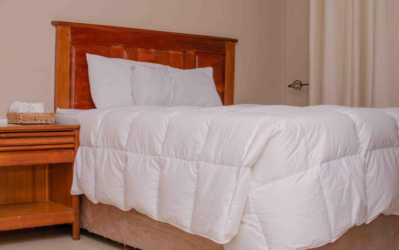 The Graceland Guesthouse Bluff Hill Екстериор снимка