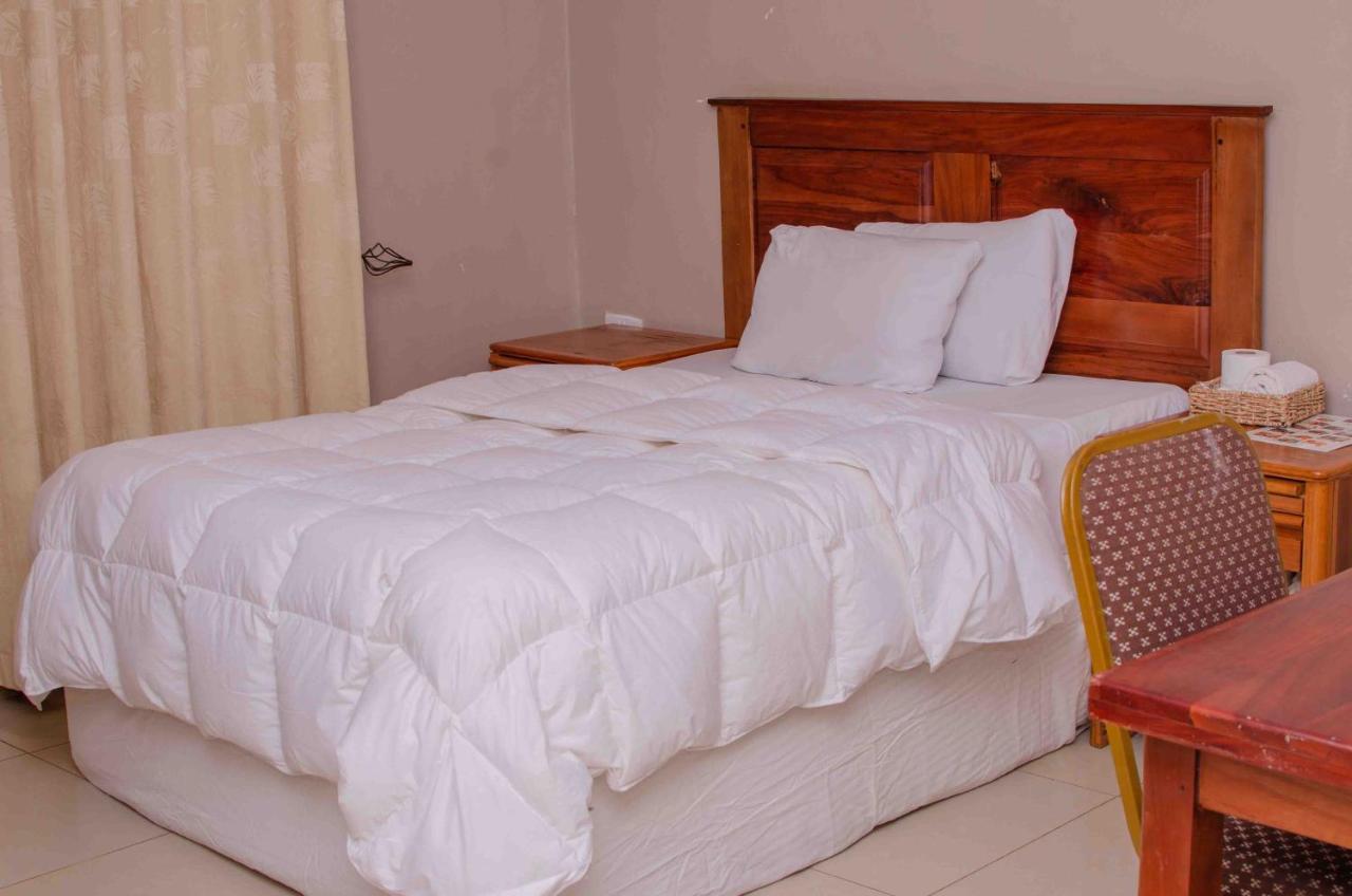 The Graceland Guesthouse Bluff Hill Екстериор снимка