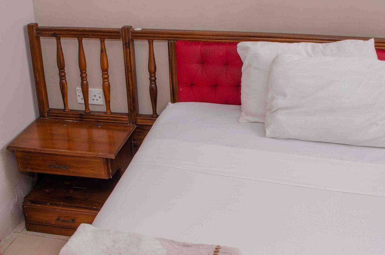 The Graceland Guesthouse Bluff Hill Екстериор снимка