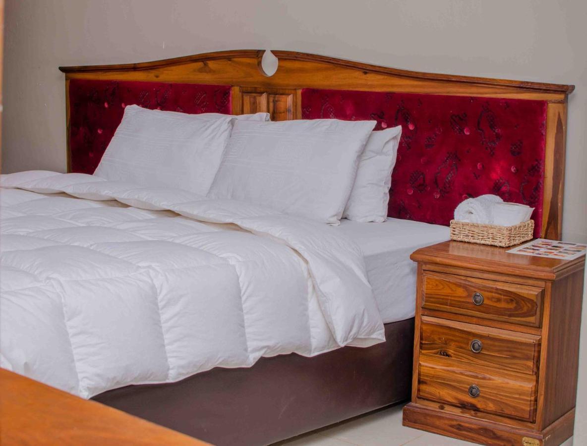 The Graceland Guesthouse Bluff Hill Екстериор снимка